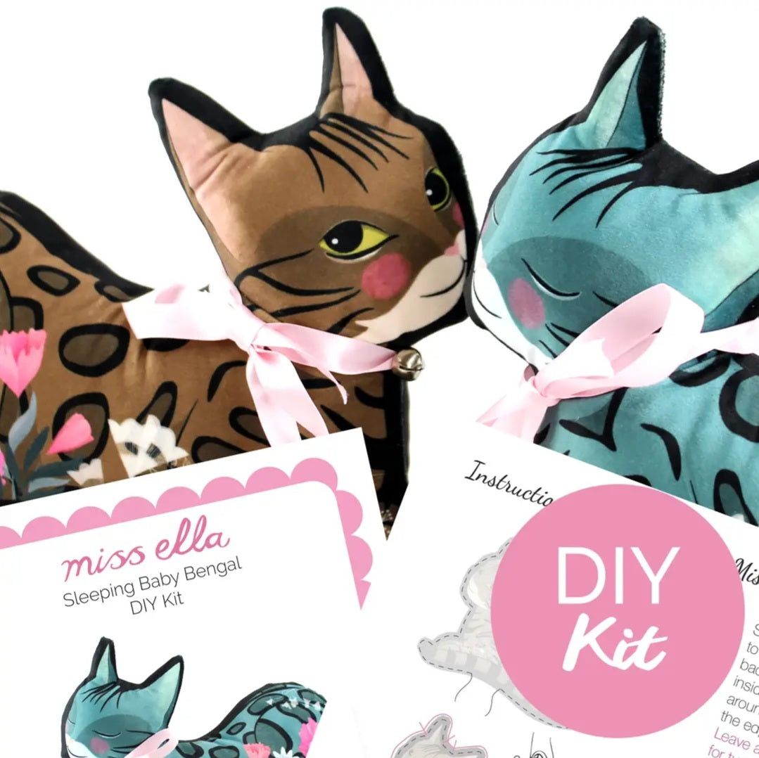 Bengal Kitten Cushion Kit Brown
