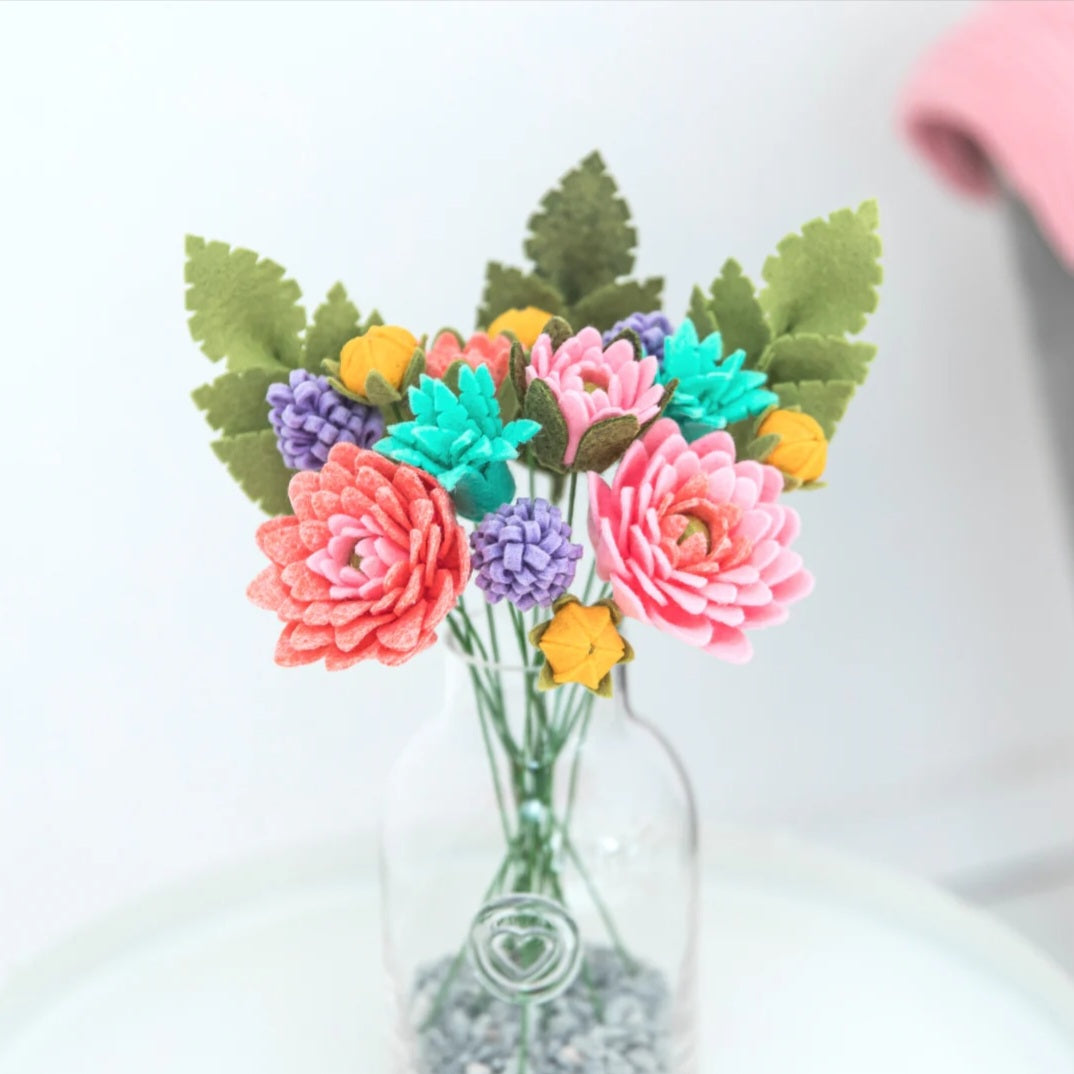 Dahlias in Bloom Felt Kit